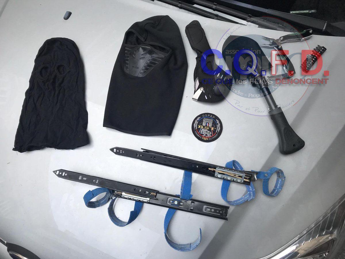 Assassin’s Creed Cosplayerının Bileklerinden 30 Santimlik Bıçaklar Çıktı