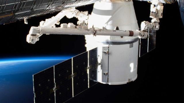 Uluslararası Uzay İstasyonu, Dragon’u Robot Koluyla Yakaladı