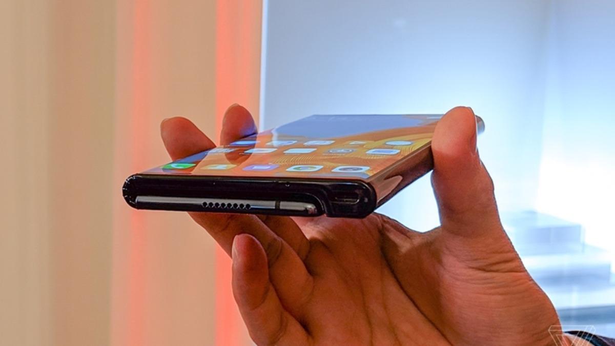 ABD Yasağından Sonra Katlanabilir Telefon Huawei Mate X Ne Alemde?