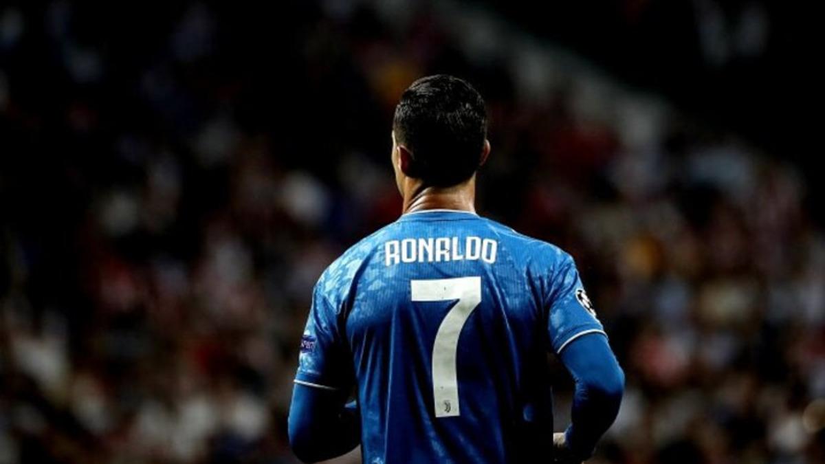 Cristiano Ronaldo Corona Virüsü Nedeniyle Karantinaya Alındı