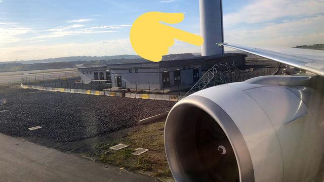 THY Uçağı İstanbul Havalimanı’nda Aydınlatma Direğine Çarptı