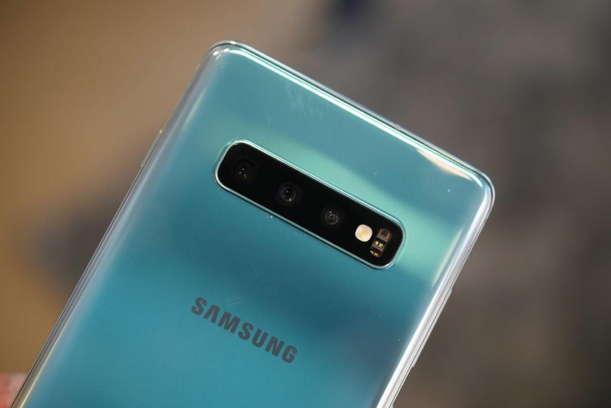 Samsung Galaxy S11, Daha Küçük Bir Kamera Deliğine Sahip Olacak