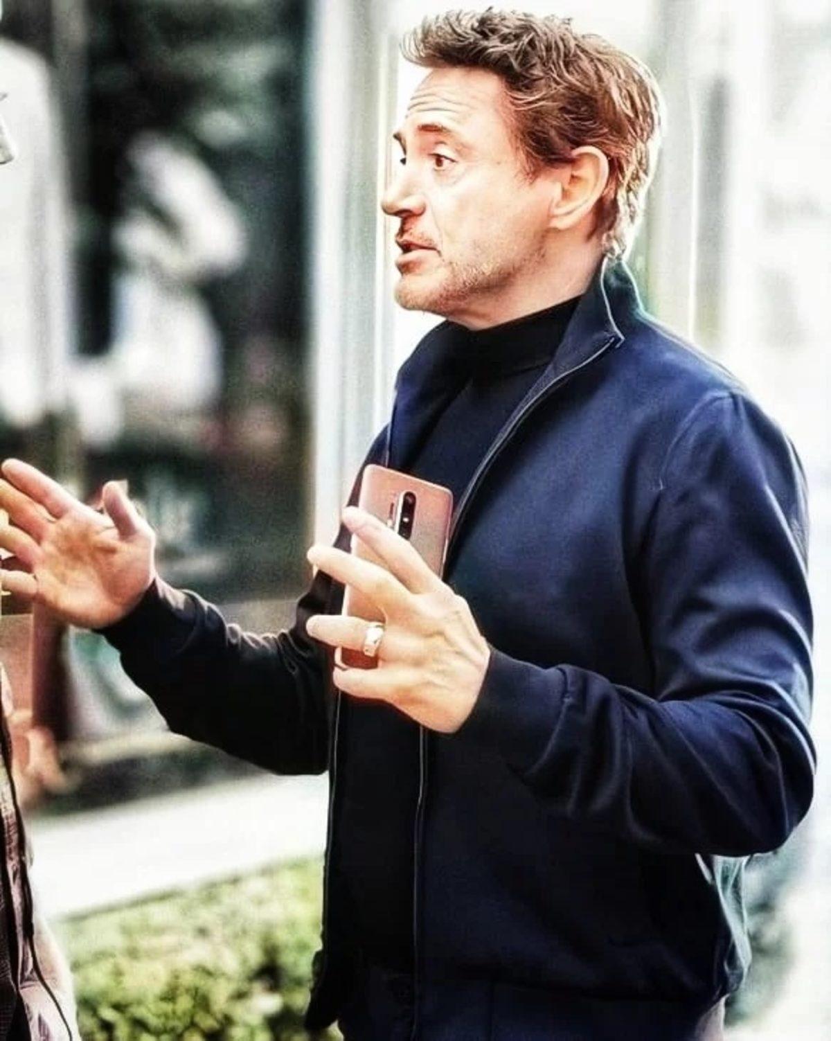 OnePlus 8 Pro, Robert Downey Jr.’ın Elinde Görüntülendi