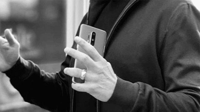 OnePlus 8 Pro, Robert Downey Jr.’ın Elinde Görüntülendi