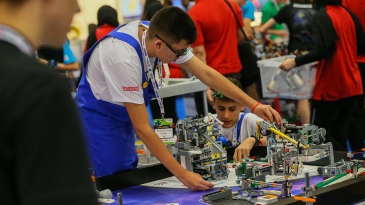 İzmir’de 40 Farklı Ülkeden Çocuk Mucitlerin Yer Aldığı Etkinlik Başladı