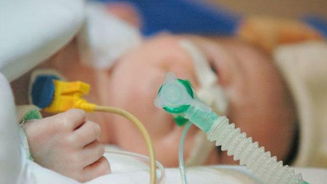 İngiltere’de Yeni Doğan Bir Bebekte Corona Virüsü Görüldü