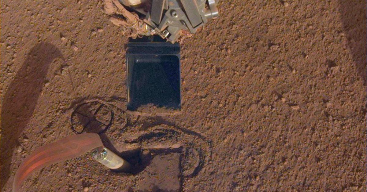 NASA, Mars’ta Toprağa Saplanan Keşif Aracını Sıra Dışı Bir Yöntemle Düzeltti