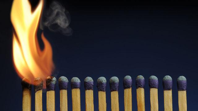 Sosyal Mesafelendirmenin Corona Virüsüne Karşı Önemini Gösteren Viral Video