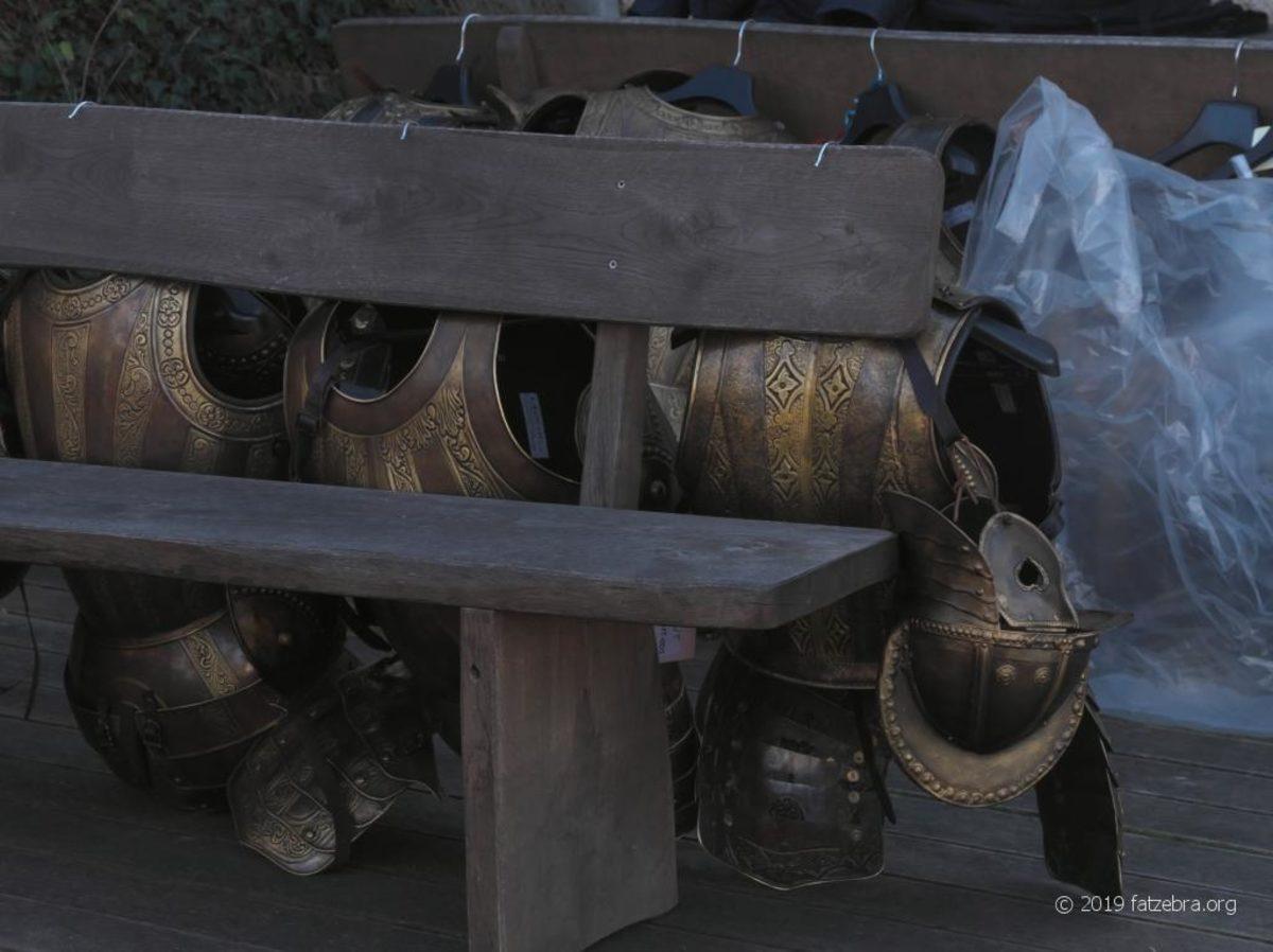 Netflix’in Witcher Dizisinde, Nilfgaardian Ekipmanlarına İlk Bakış