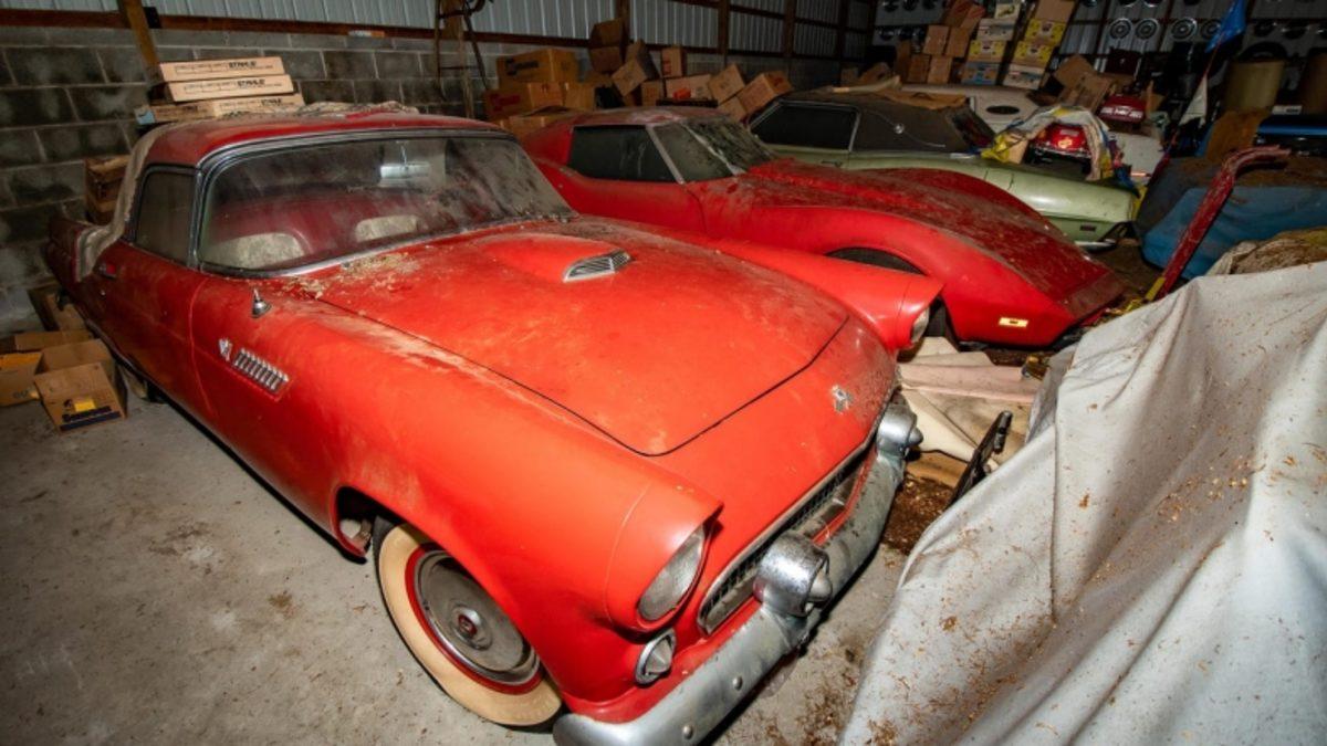 Ahırda Bulunan 50 Klasik ve Antika Araba, Bir YouTuber Tarafından Açık Artırmaya Çıkarılıyor