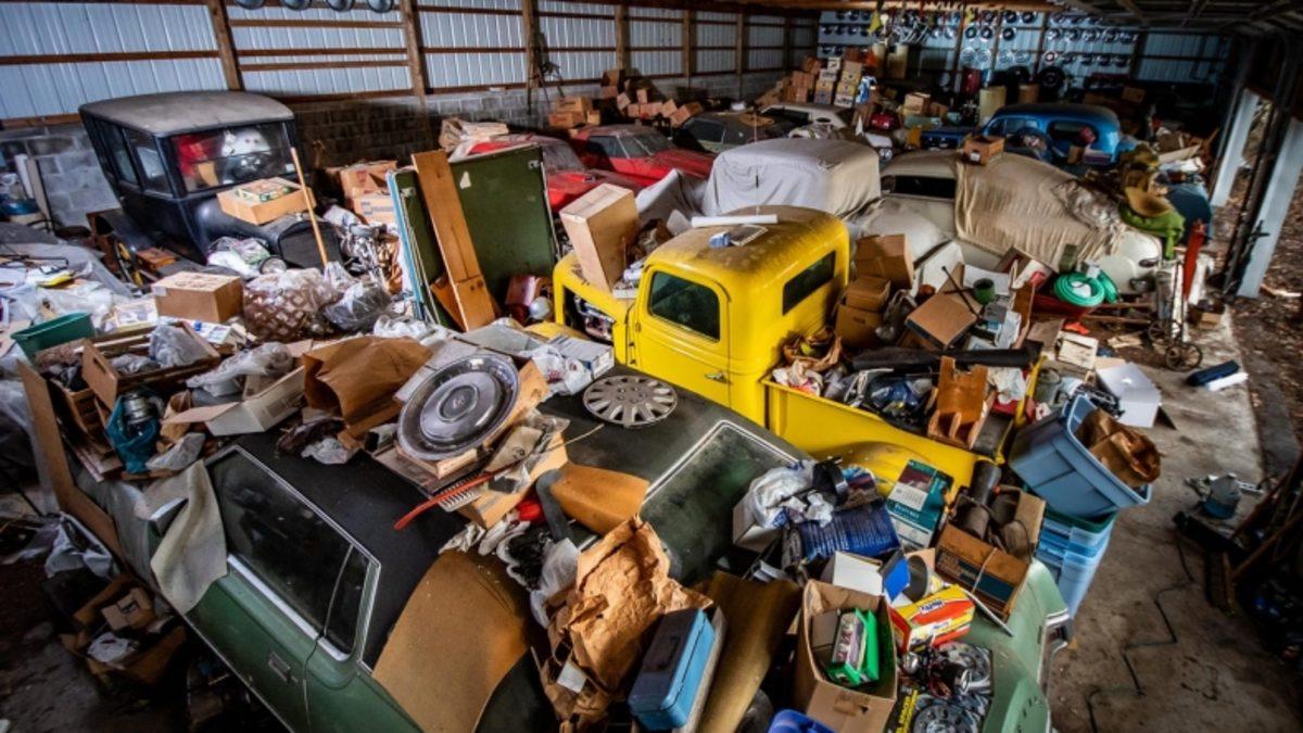 Ahırda Bulunan 50 Klasik ve Antika Araba, Bir YouTuber Tarafından Açık Artırmaya Çıkarılıyor