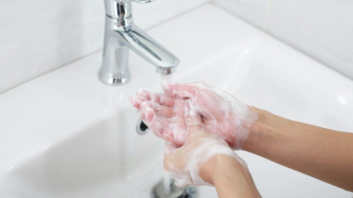 Telefonunuzu Temizlerken Yapmanız ve Yapmamanız Gereken 11 Şey