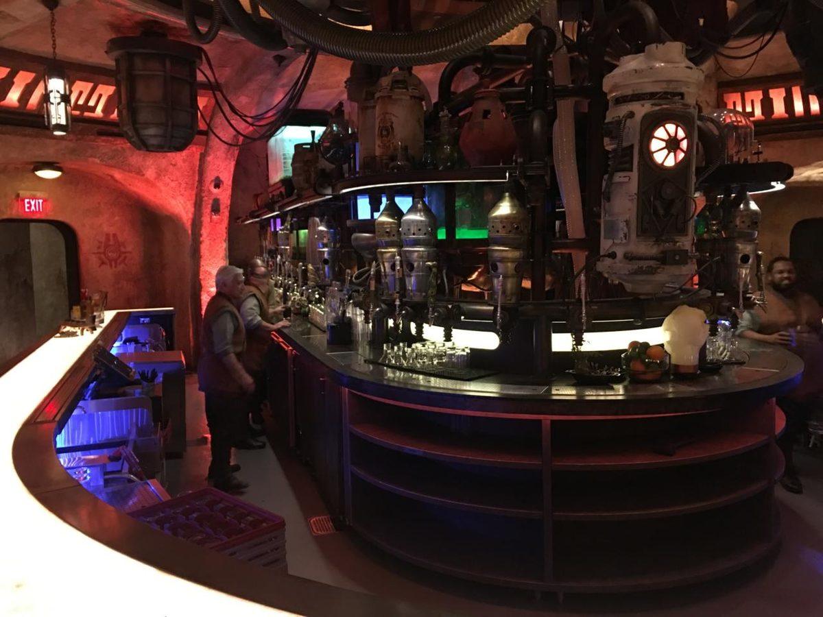 Disneyland’in Girince Çıkmak İstemeyeceğiniz Yeni Bölümü Star Wars Galaxy’s Edge Tanıtıldı