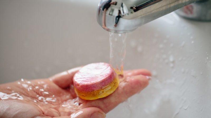 Sabun Yerine Peynir Kullanan Kadın Sosyal Medyadan Nasibini Aldı