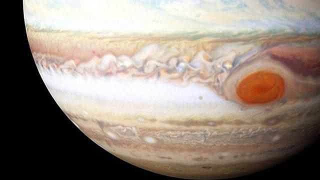 Jüpiter’in Meşhur Kırmızı Noktası Dağılmaya Başladı