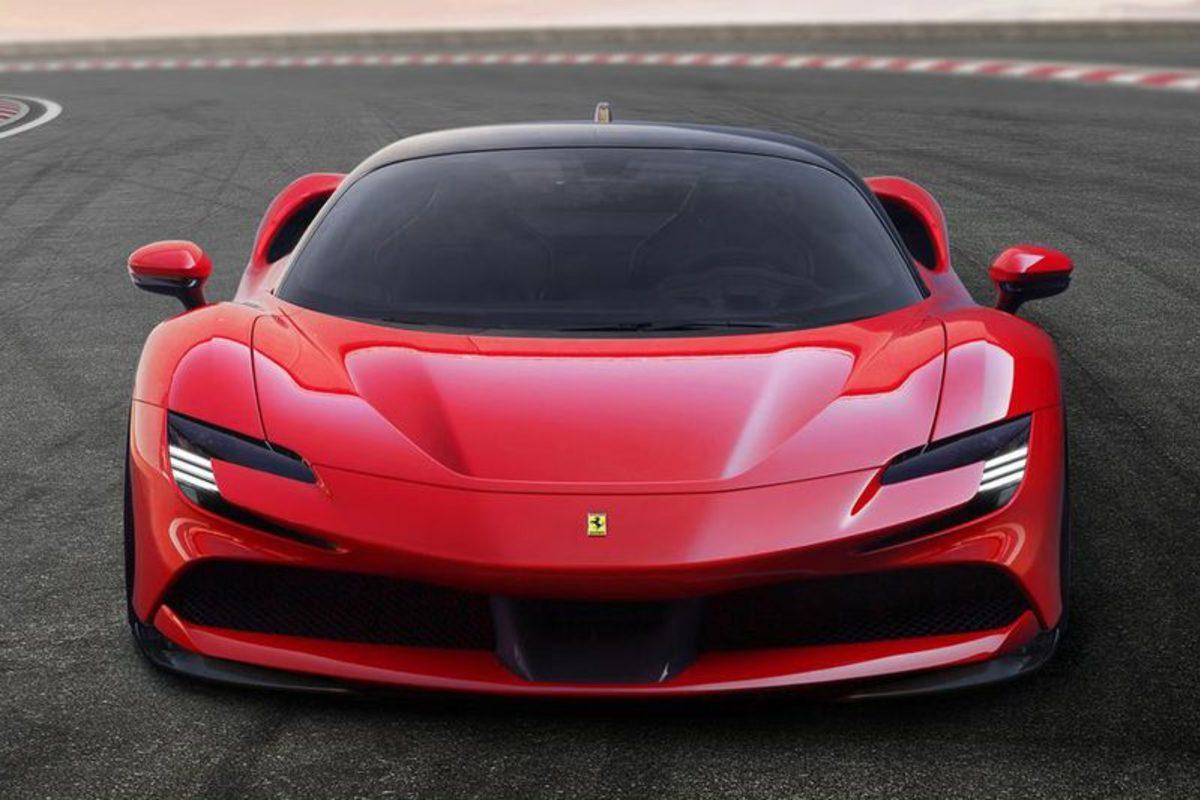 Ferrari, İlk Hibrit Otomobili SF90 Stradale’i Tanıttı (Video)