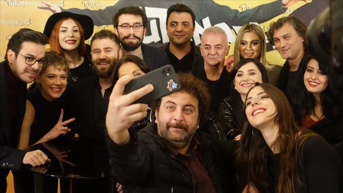 TRT, Koronavirüs Nedeniyle Dizi Çekimlerine 2 Hafta Ara Verdiğini Duyurdu