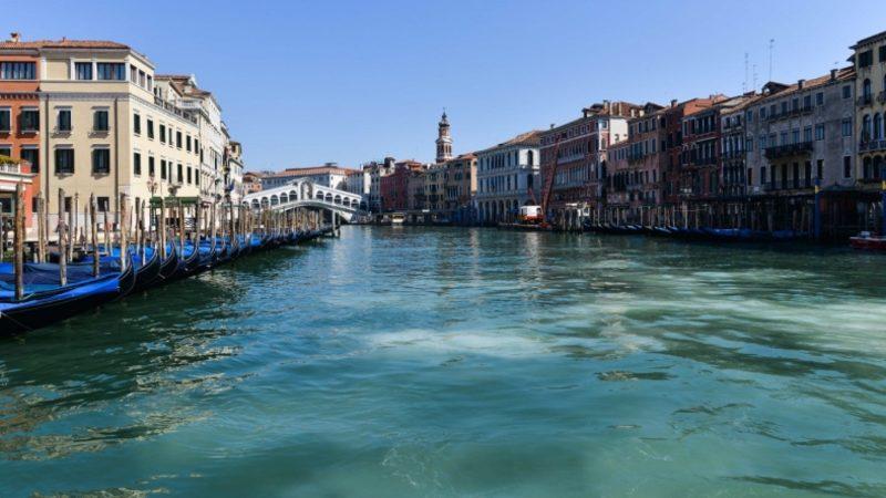 Venedik Kanalları, İnsanlardan Arındıktan Sonra Adeta Parıldıyor
