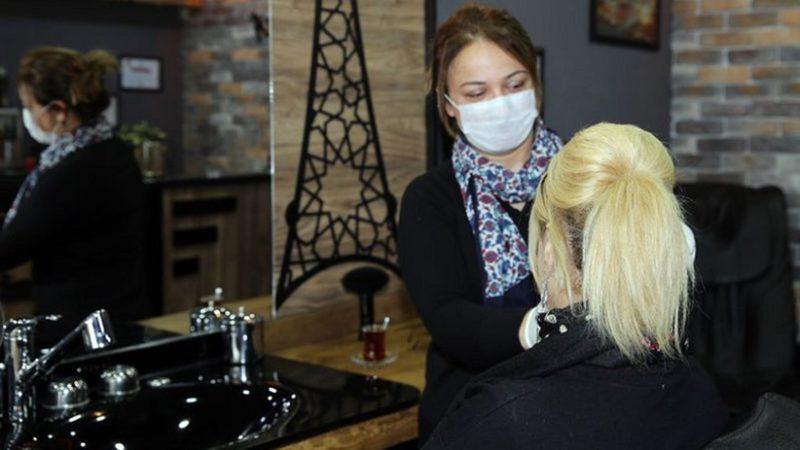 Berber ve Güzellik Salonları, Koronavirüs Nedeniyle Bugün Akşamdan İtibaren Kapatılıyor