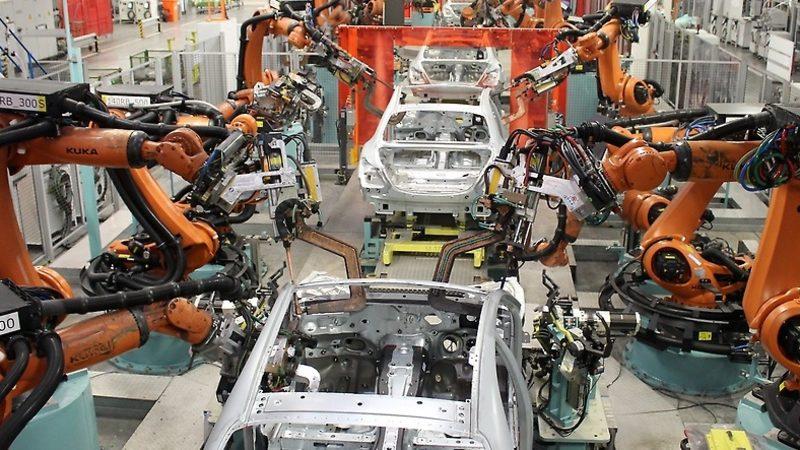 Daimler, Avrupa’daki Fabrikalarını İki Hafta Boyunca Kapatma Kararı Aldı