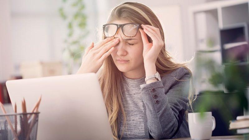 Ekrana Bakma Süremiz Bir Hâyli Yükseldi: Zararları Neler, Ne Yapmalıyız?