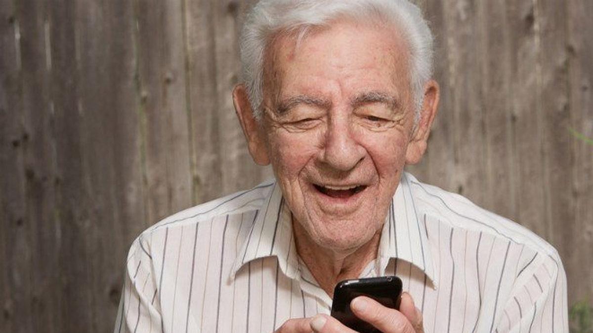 Realme, 65 Yaş ve Üzeri Vatandaşlara WhatsApp Eğitimi Vermeye Başladı