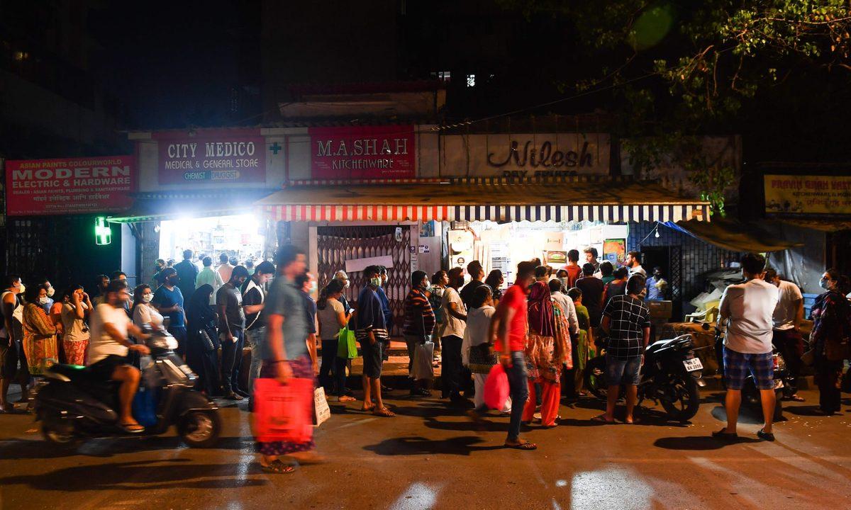 1,3 Milyar Nüfusa Sahip Olan Hindistan’da Koronavirüs Sebebiyle Sokağa Çıkma Yasağı İlan Edildi