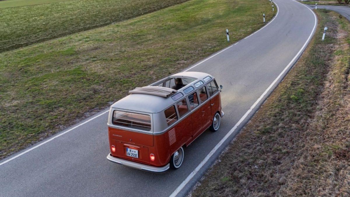 Volkswagen, 1960’ların Kült Otobüs Modelini Elektrikli Araca Dönüştürdü
