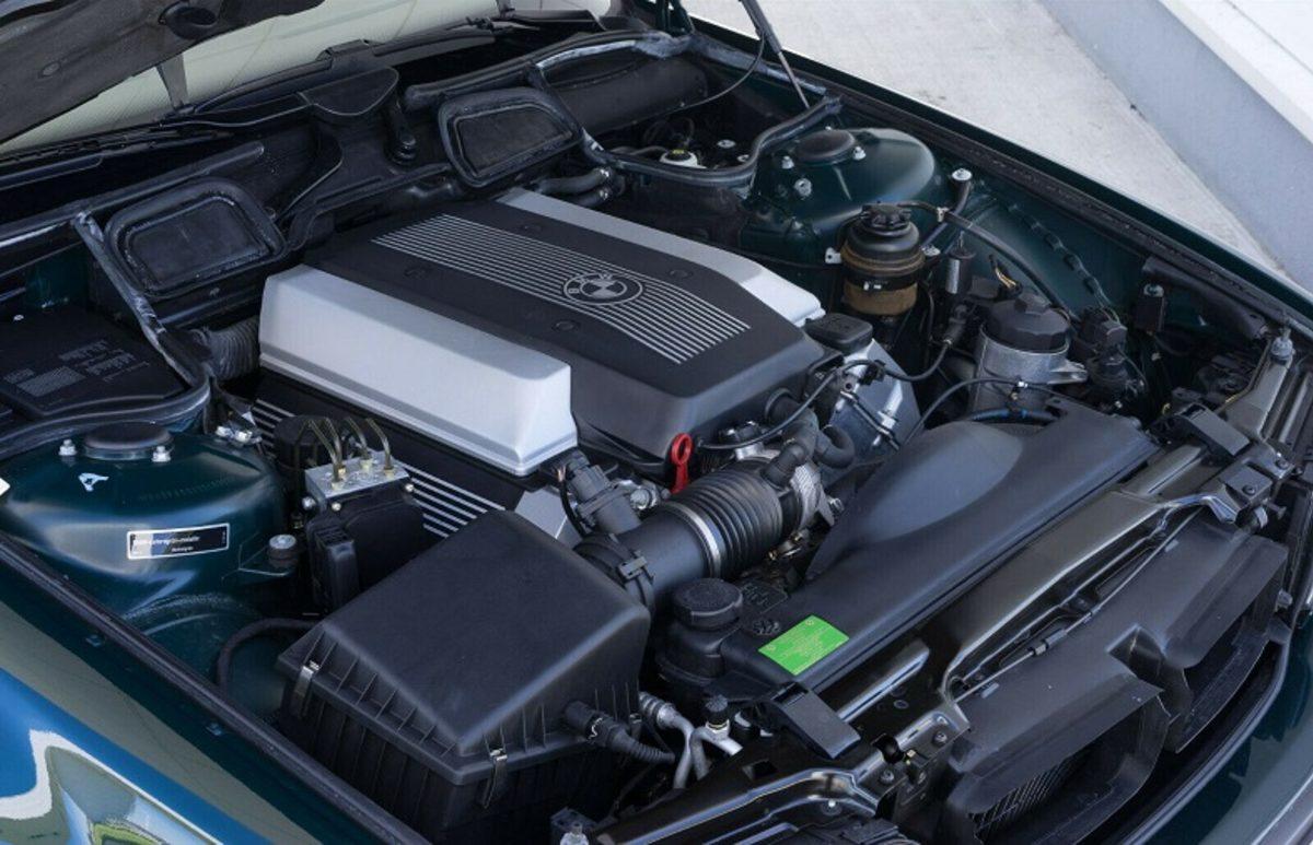 Hava Kapsülü İçindeki 1998 BMW 740i, eBay’de Açık Artırmaya Çıktı