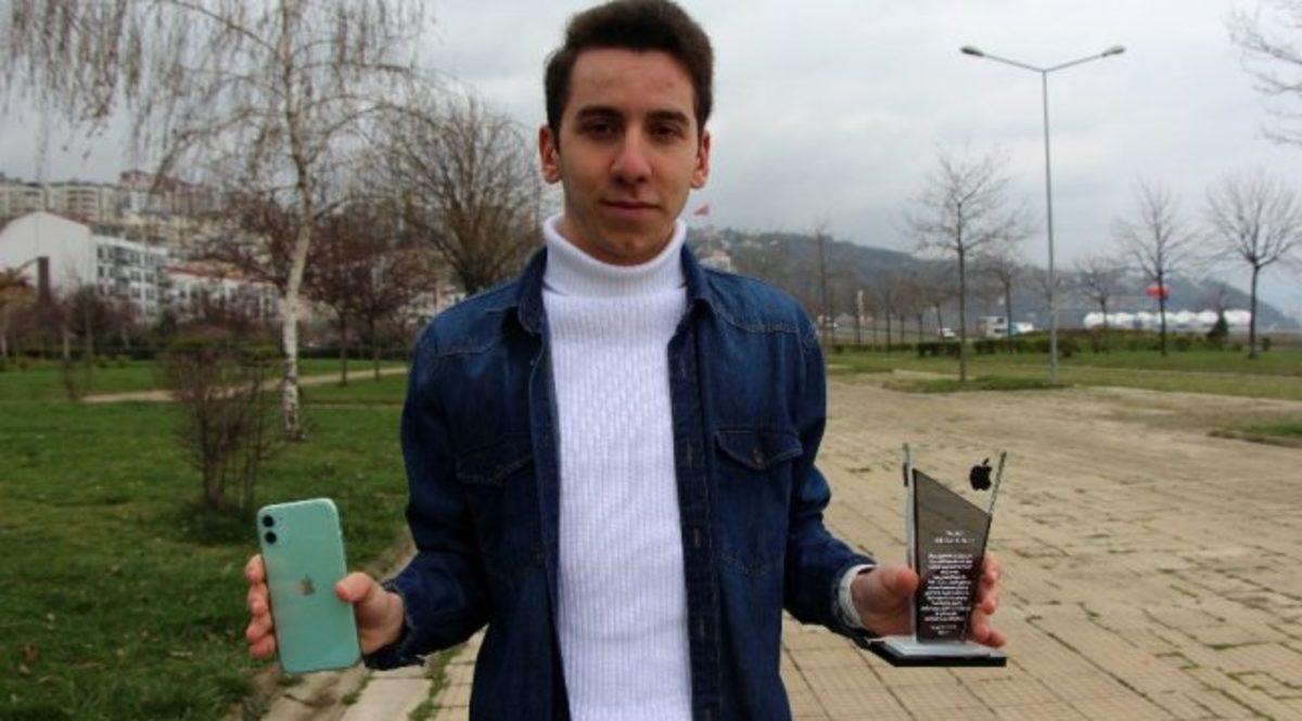 Apple, Siri’nin Sistem Hatasını Bulan Türk Gence 3.000 Dolar Ödül Verdi