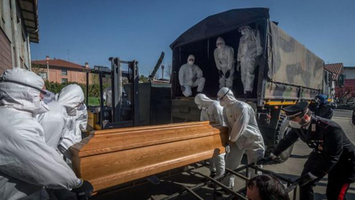 İtalya’da Koronavirüs Nedeniyle Ölen İnsan Sayısı, Resmi Rakamların Dört Katı Olabilir