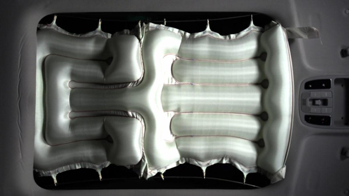 Hyundai, Dünyanın İlk Açılabilir Tavan Hava Yastığını Duyurdu