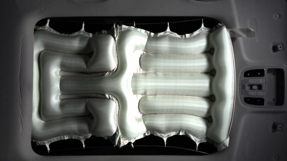 Hyundai, Dünyanın İlk Açılabilir Tavan Hava Yastığını Duyurdu