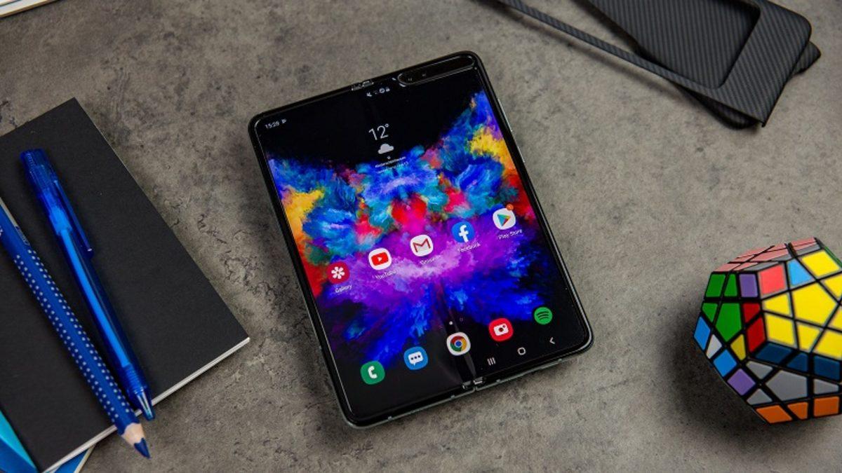 Samsung, Galaxy Fold İçin Android 10 Güncellemesini Yayınladı
