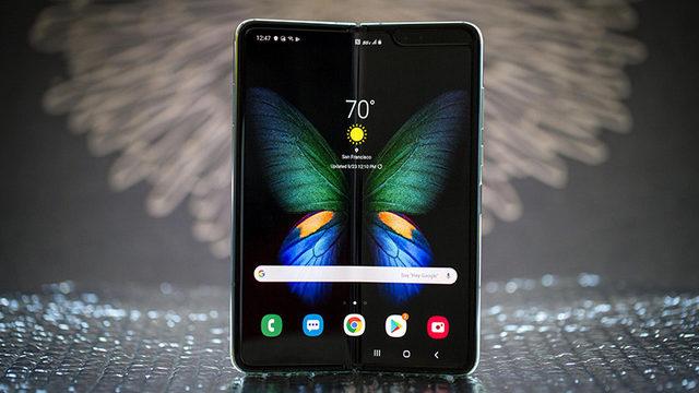 Samsung, Galaxy Fold İçin Android 10 Güncellemesini Yayınladı