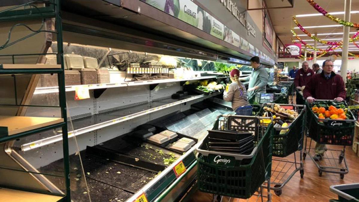 ABD’de Bir Kadının Üzerine Öksürdüğü 35 Bin Dolarlık Gıda Çöpe Atıldı