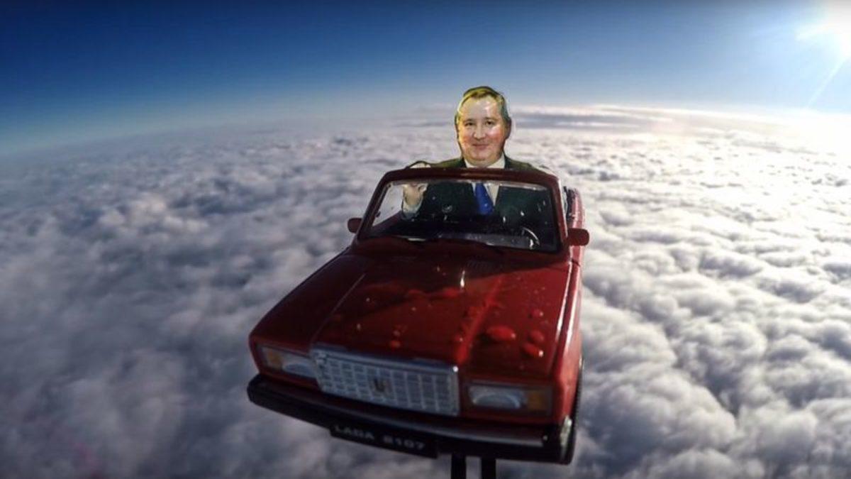 Ruslar, Sovyet Döneminden Kalma Bir Otomobili Stratosfere Fırlattı