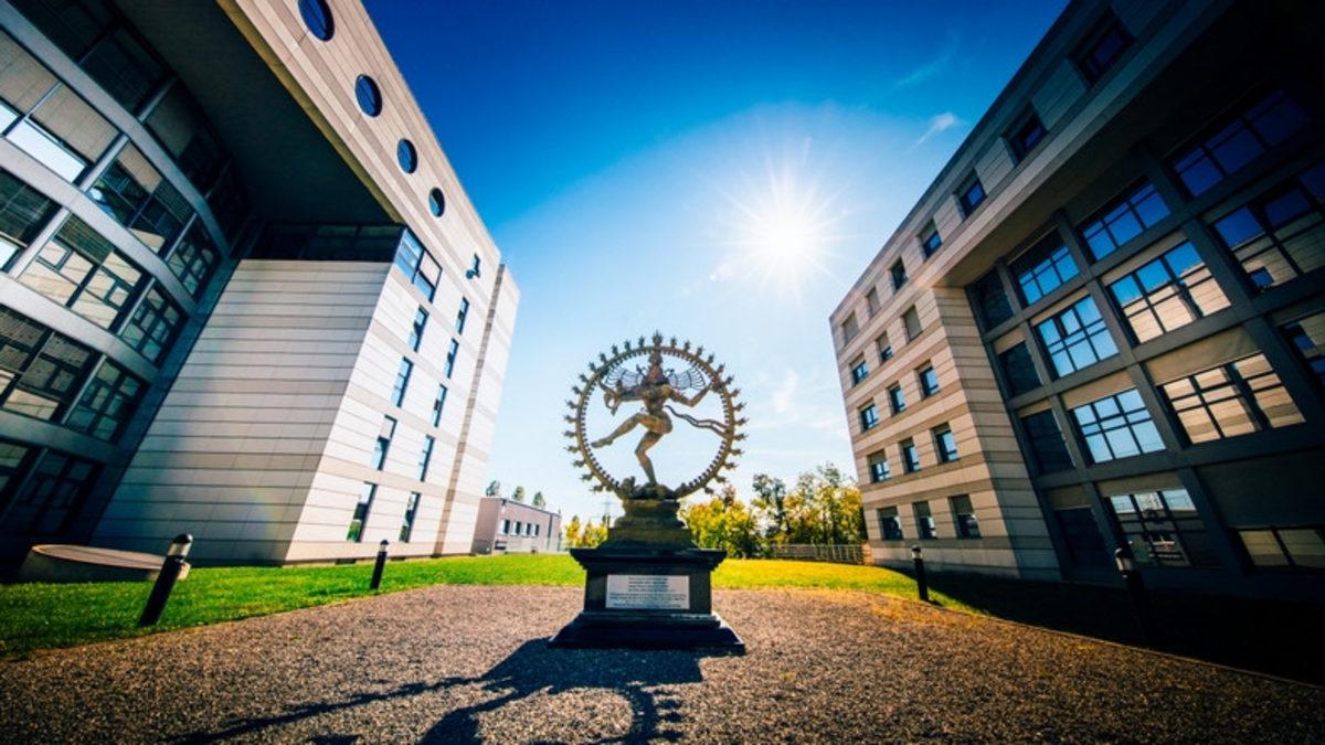 Dünyanın Lider Bilimsel Araştırma Organizasyonu CERN, Microsoft’la Yollarını Ayırıyor