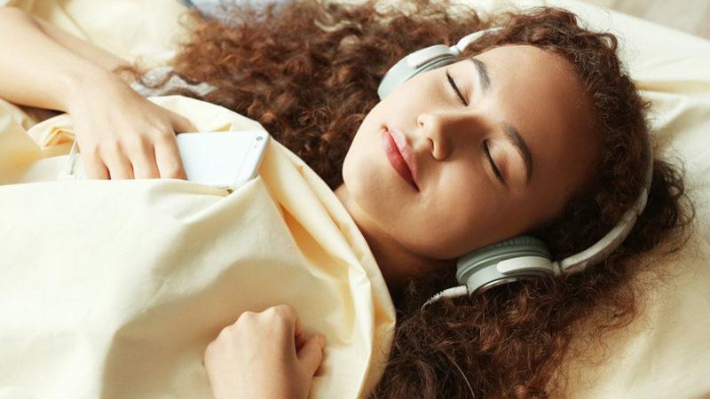 Anında Uykuya Dalmanıza Yardımcı Olacak Müzik Seçimlerinde Nelere Dikkat Etmeliyiz?