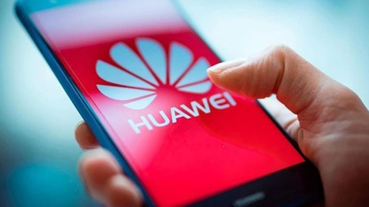 Huawei Telefonların Kilit Ekranında Reklam Gösterilmeye Başlandı