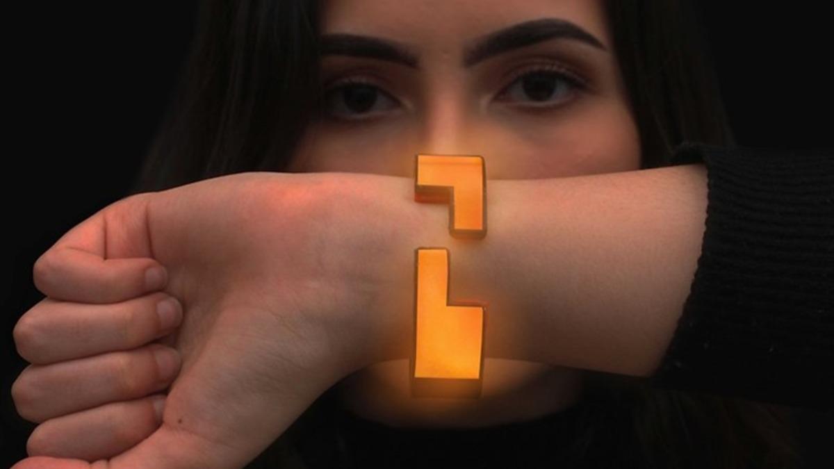 Kadınların Cinsel Tacizden Korunmak İçin Yardım Çağırabilecekleri Bir Bileklik Geliştirildi