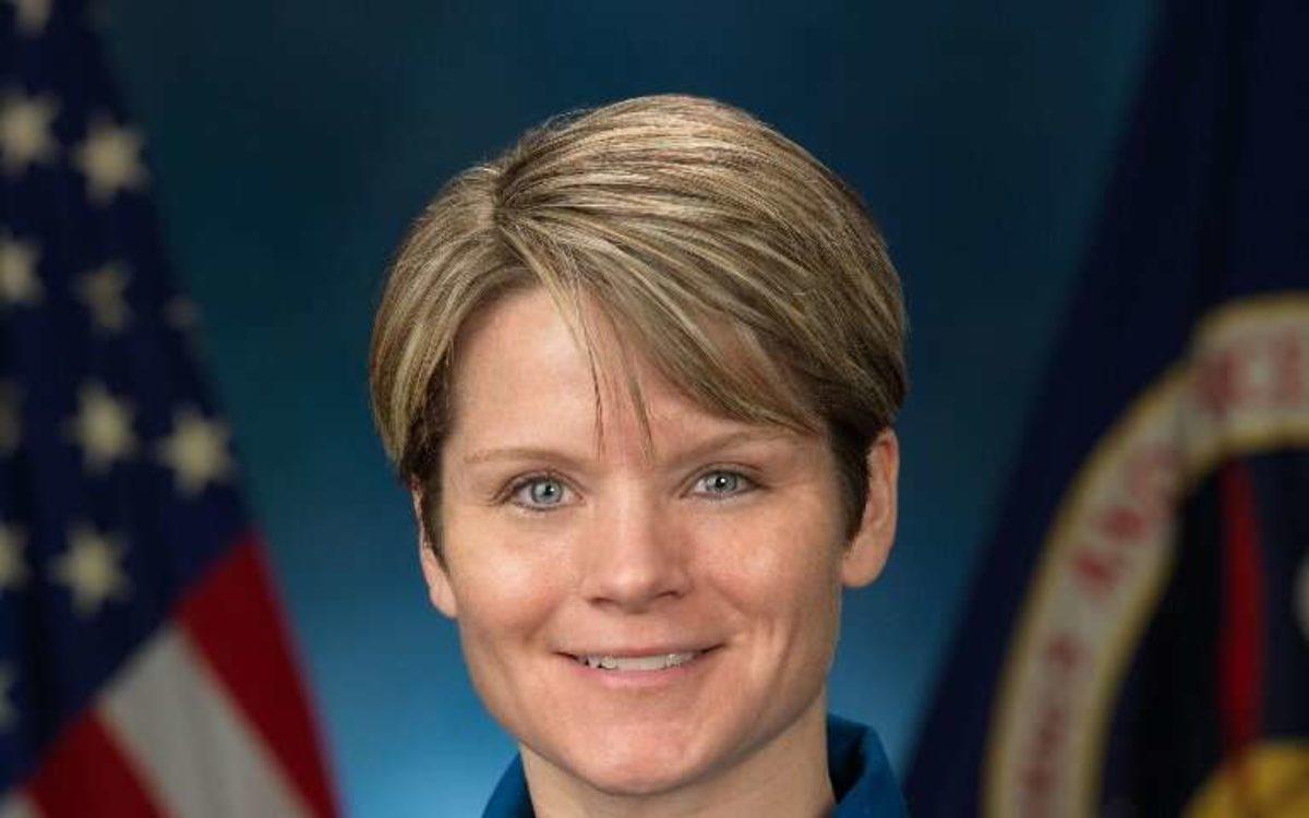 Ay’da Yürüyen İlk Kadın Kim Olacak?