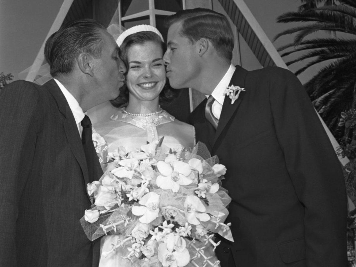 Dünyayı Fetheden Disney Ailesinin Filmleri Aratmayan İbretlik Hikâyesi