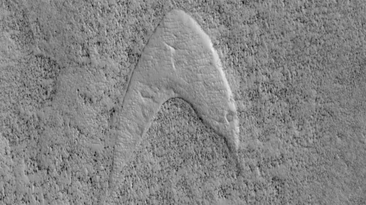 NASA: Star Trek’in Logosunu Mars’ta Bulduk
