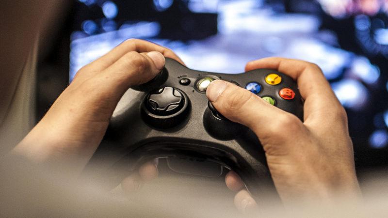 Microsoft, Xbox Series X Oyun Kumandalarının Neden Hâlâ Pille Çalıştığını Açıkladı