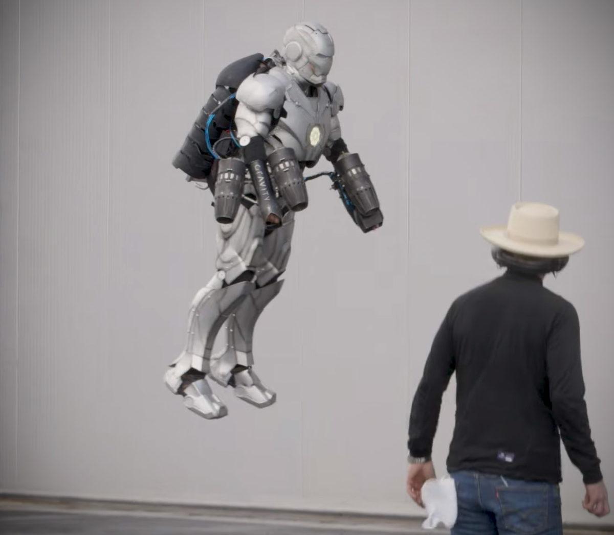 Efsane Avcıları’ndan Adam Savage, Uçabilen Bir Iron Man Zırhı Üretti