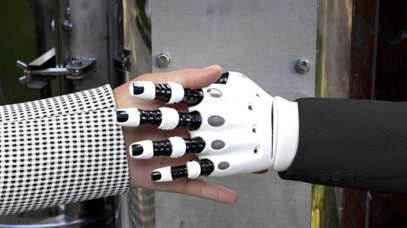 MIT, Nesneleri Görerek ‘Hissedebilen’ Bir Robot Geliştirdi