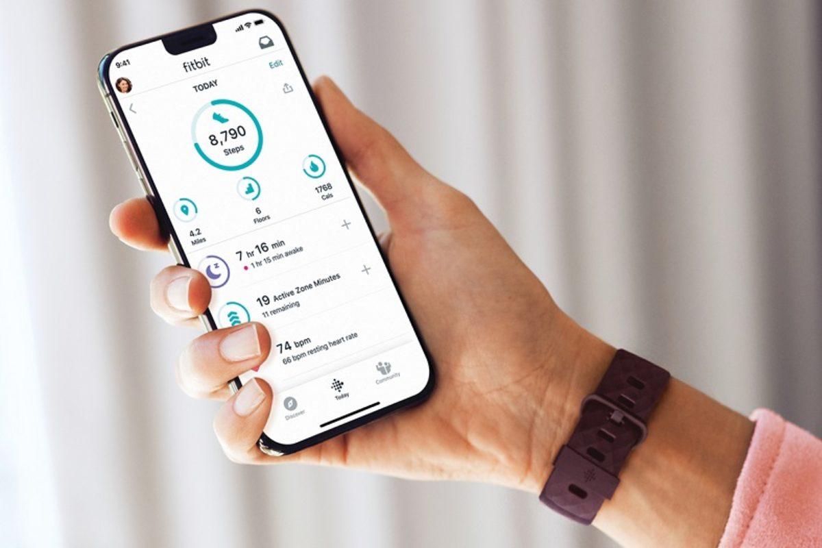 Dahili GPS’e Sahip Fitness Bilekliği: Fitbit Charge 4 Tanıtıldı