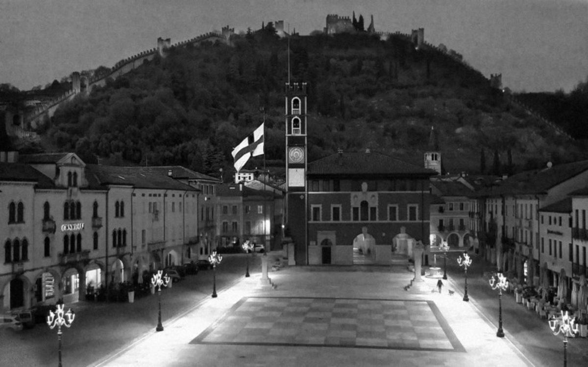 Karantina Altındaki Bir Fotoğrafçı, Güvenlik Kameralarıyla İtalya’yı Görüntüledi