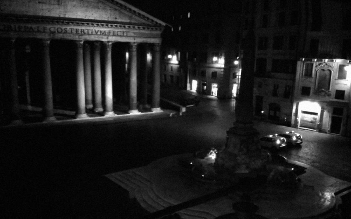 Karantina Altındaki Bir Fotoğrafçı, Güvenlik Kameralarıyla İtalya’yı Görüntüledi